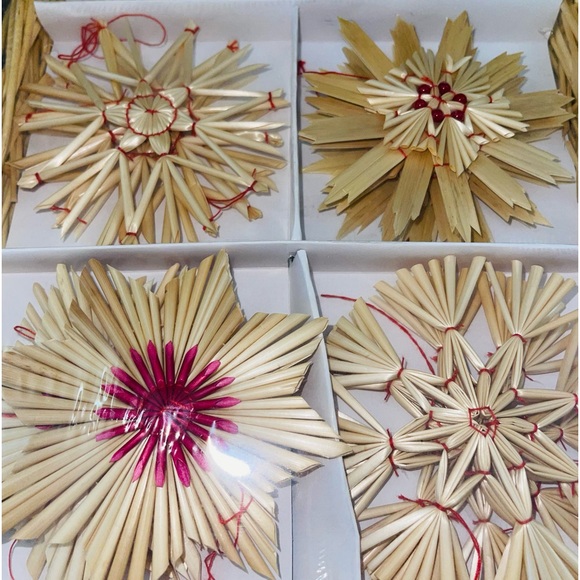 NIP IKEA Set of 18 Swedish Assorted Christmas Straw Ornaments - Picture 2 of 3